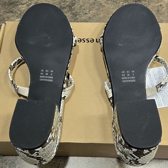 Amazon Essentials Women's Snakeskin Sandals #755 - Picture 5 of 6